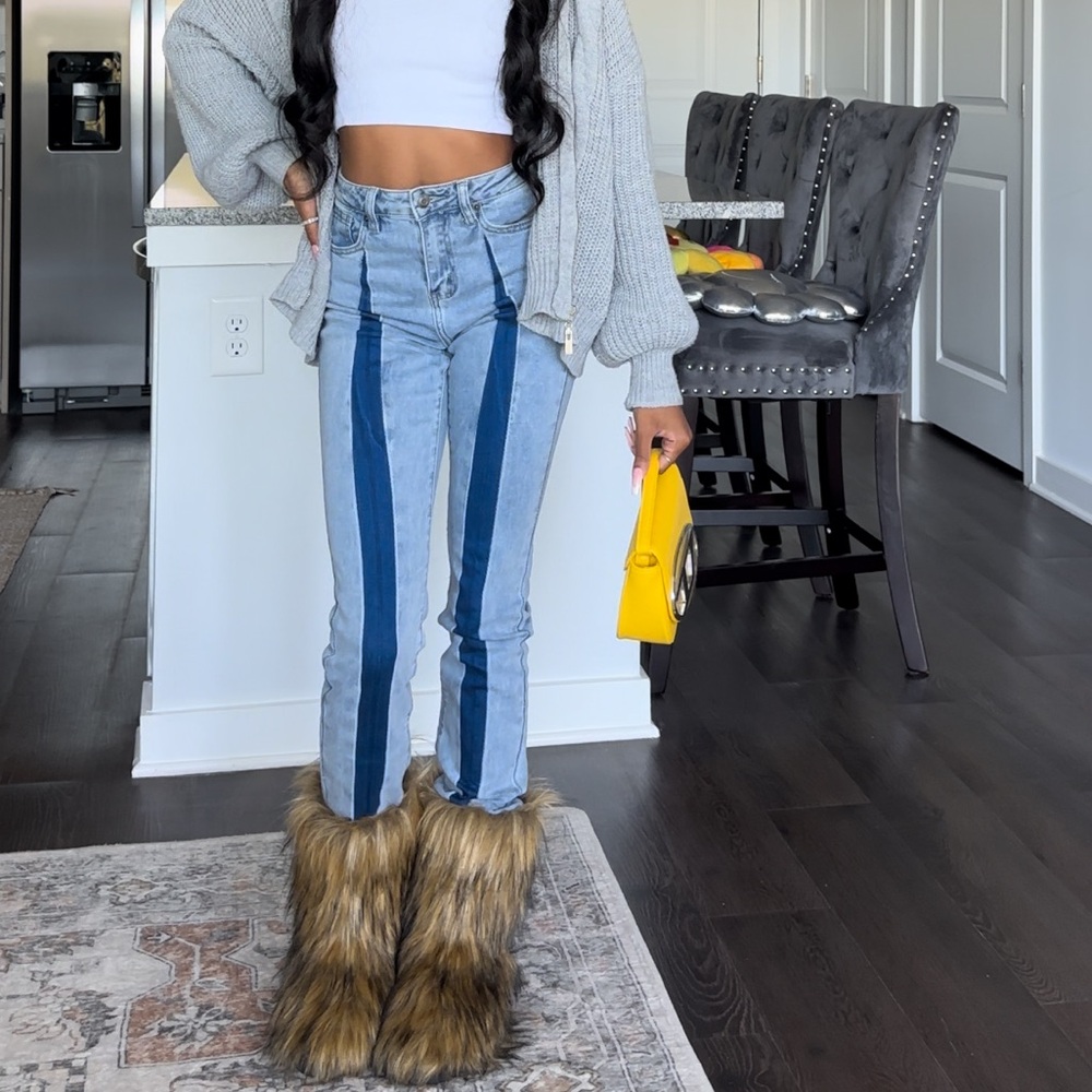 Fashion Nova Blue Skinny Jeans with Modern Contrast